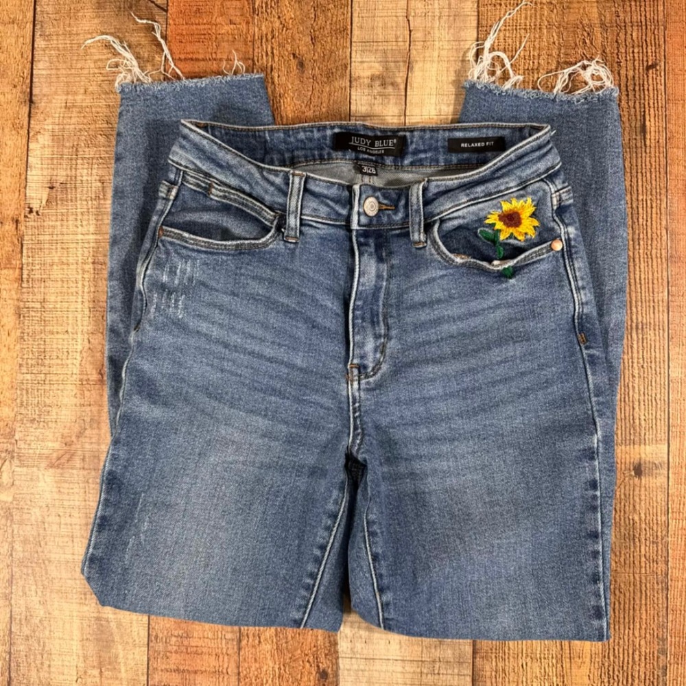 Judy Blue Relaxed Fit Jeans Size 3 26 Distressed Hem Sunflower Embroidery